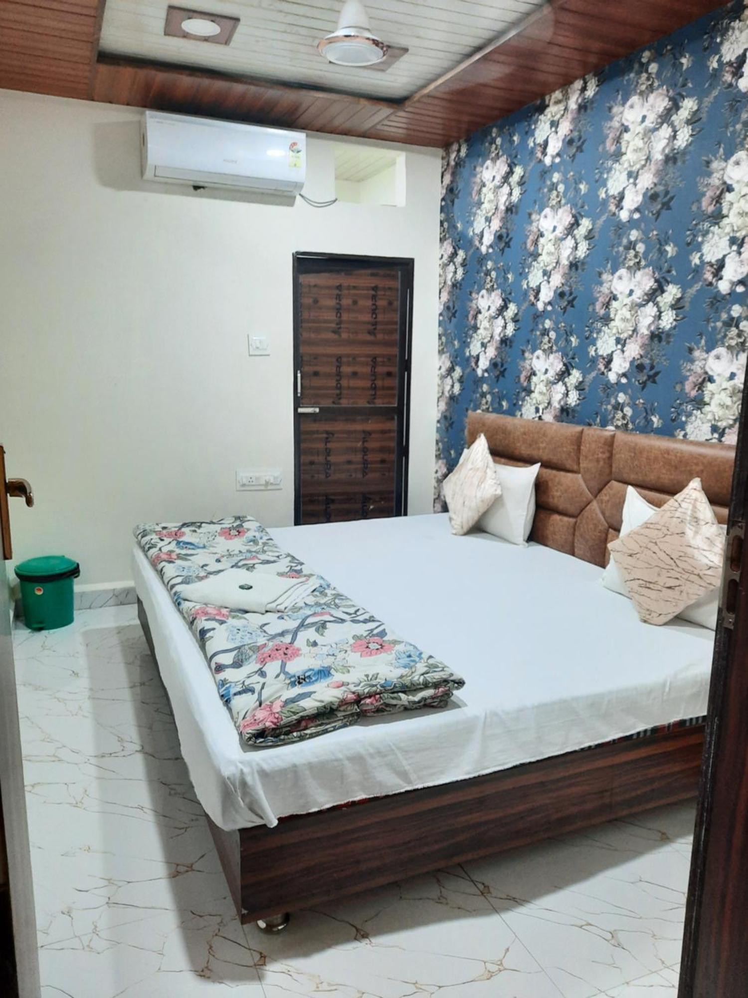 Hotel Ganga Sagar Ujjain Eksteriør bilde